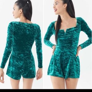 Urban outfitters Sasha crushed velvet romper xs
